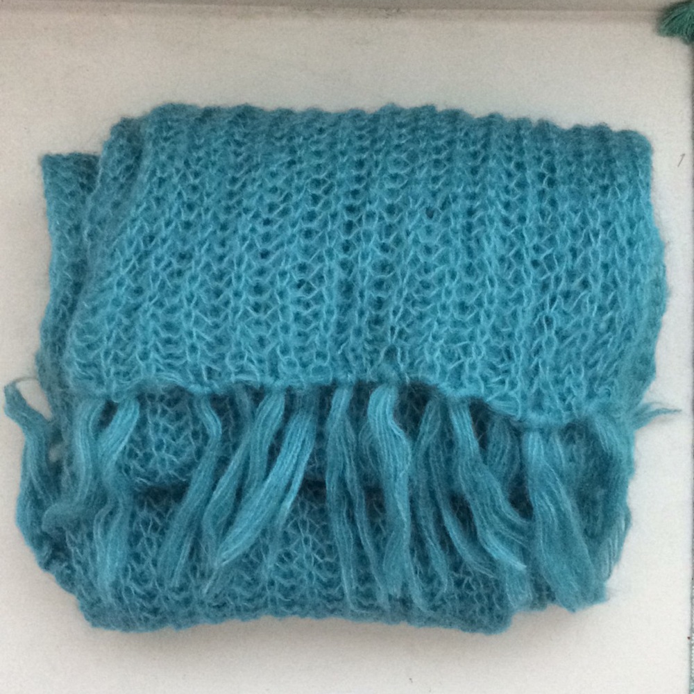 Blue thick scarf